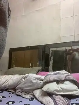 Kajal-Shemale69 live sex cam