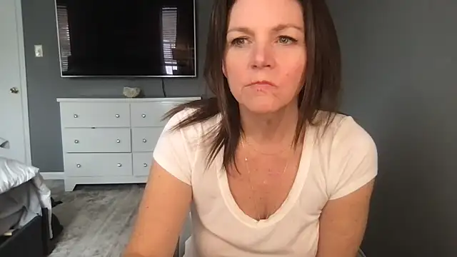 ms_journey_winfrey_'s cam snapshot