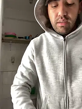 JuanZapata33 live sex cam