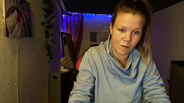 CallMeMaria's cam snapshot