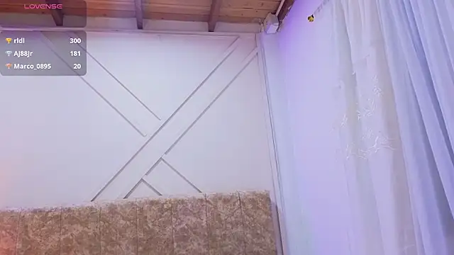 ashley__foxx_'s cam snapshot