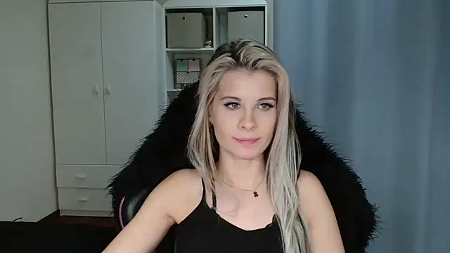 KristineGlow's cam snapshot