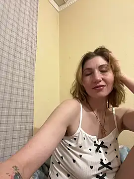 _Crystal_2's cam snapshot