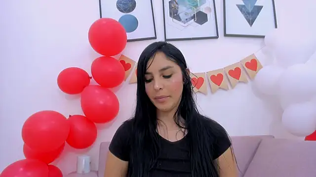 _miaquevedo_'s cam snapshot