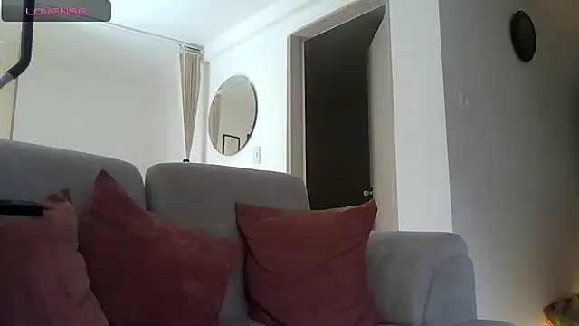 saramartinez1000 live sex cam