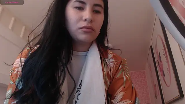 Nina_harpper_'s cam snapshot