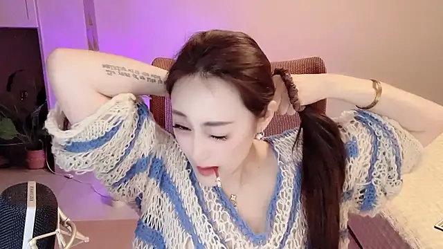 Daisy-77 live sex cam