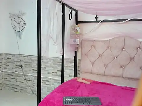 _julie_cooper's cam snapshot