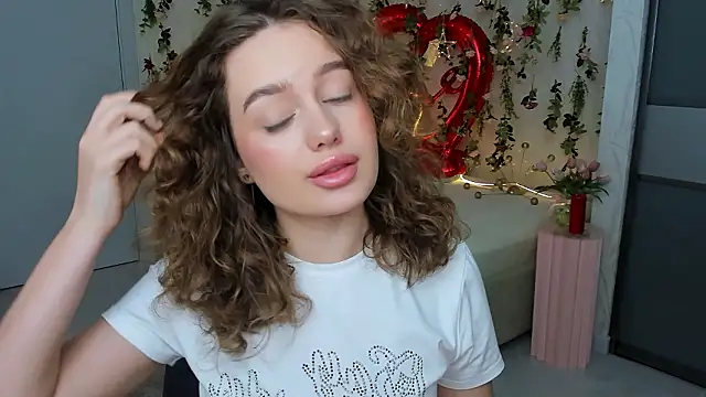 MiracleCurly live sex cam