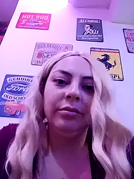 madelaine-'s cam snapshot