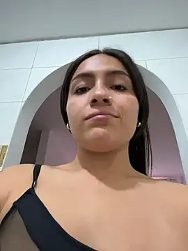 Alyha_Cortes's cam snapshot