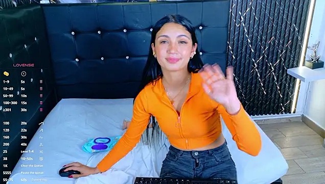 _ArianaToroo's cam snapshot