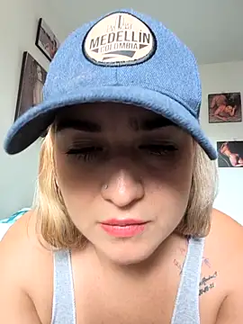 violet-grey's cam snapshot