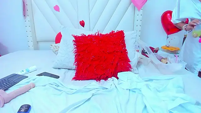 Emilysweet2's cam snapshot