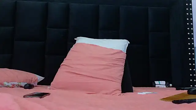 mamaneedsfun's cam snapshot