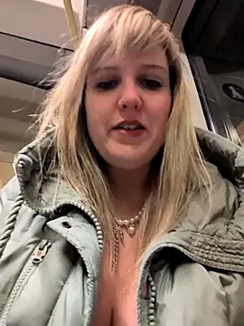 Sexybiene969's cam snapshot