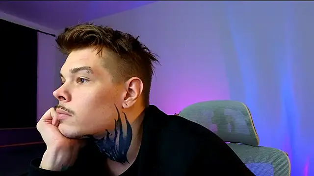 DENIS_HERE's cam snapshot