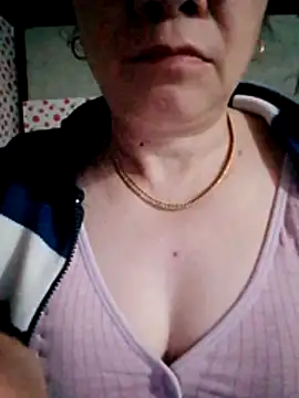 small-house123's cam snapshot