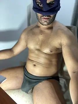 MilanBlaze live sex cam