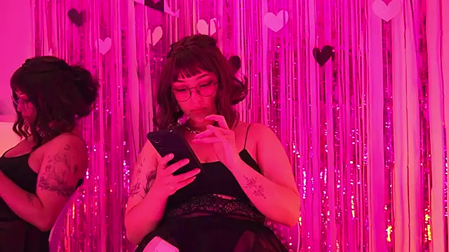 Gloomydoll live sex cam