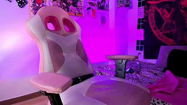 UchikyDoll live sex cam