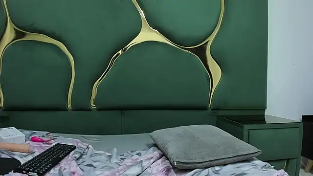 Lunarosse2's cam snapshot