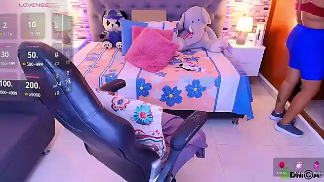 Italyy__boobs's cam snapshot