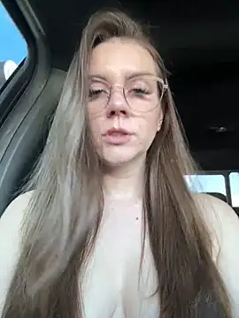 MaggyMayI live sex cam