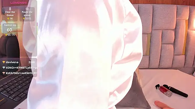 miia_reeves_'s cam snapshot