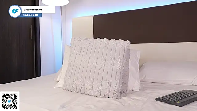 DanteeStone live sex cam