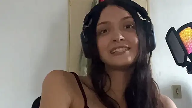 LourieRinghouse's cam snapshot