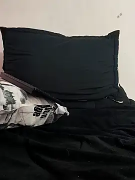 hairyandbigmann live sex cam