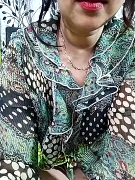 alinaarora's cam snapshot