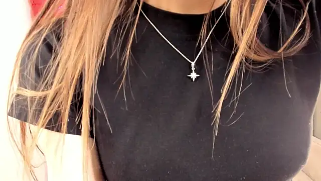 TreasaCrebs live sex cam