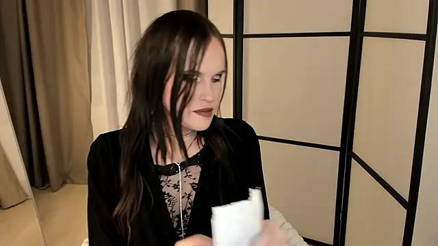 EffieMinki live sex cam