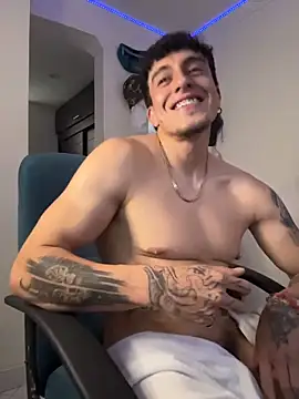 strongboy_ live sex cam