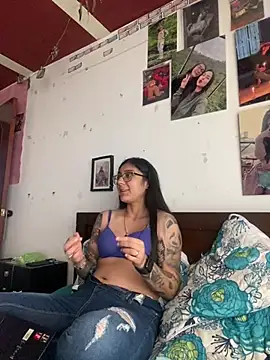 PamelaFtMia's cam snapshot