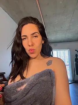 Lolathebaddie live sex cam