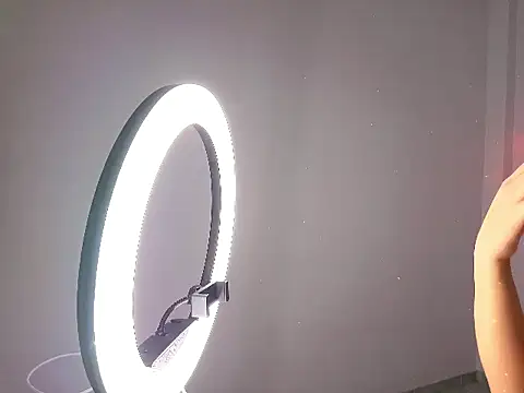 Alexamoon7's cam snapshot