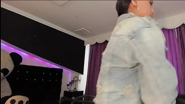 Coral_Gibson's cam snapshot