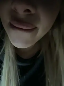 AlyssaFoxx_'s cam snapshot