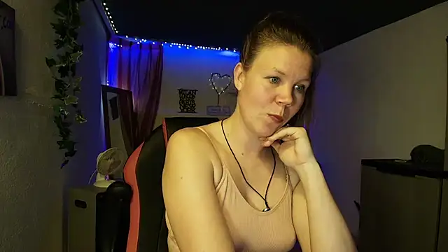 CallMeMaria's cam snapshot