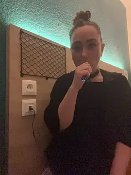 Reine_du_Vice84's cam snapshot