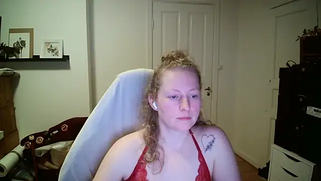 Girlnina-1995's cam snapshot