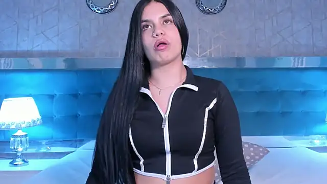 AlaiaDew's cam snapshot