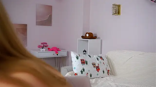 SunnivaCovil live sex cam