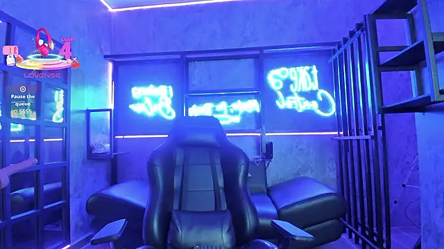 MiistressBlu's cam snapshot