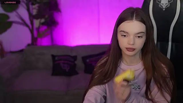 Zlata_Sky live sex cam