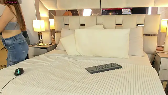 EloiseClairmont's cam snapshot