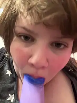 plushietoy's cam snapshot